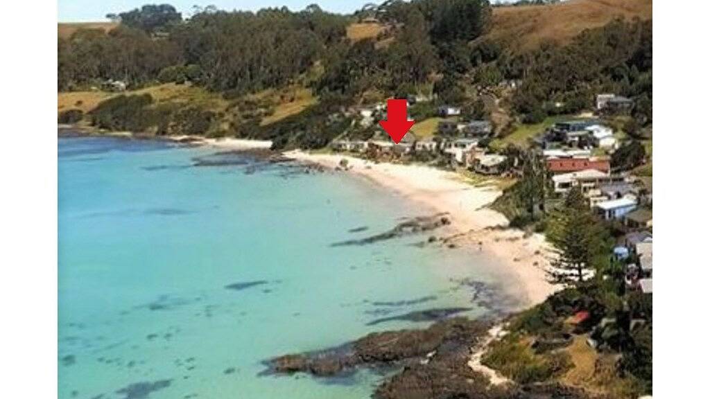 Siebzehn Schritte zum Strand in Boat Harbour Beach, Tasmanien