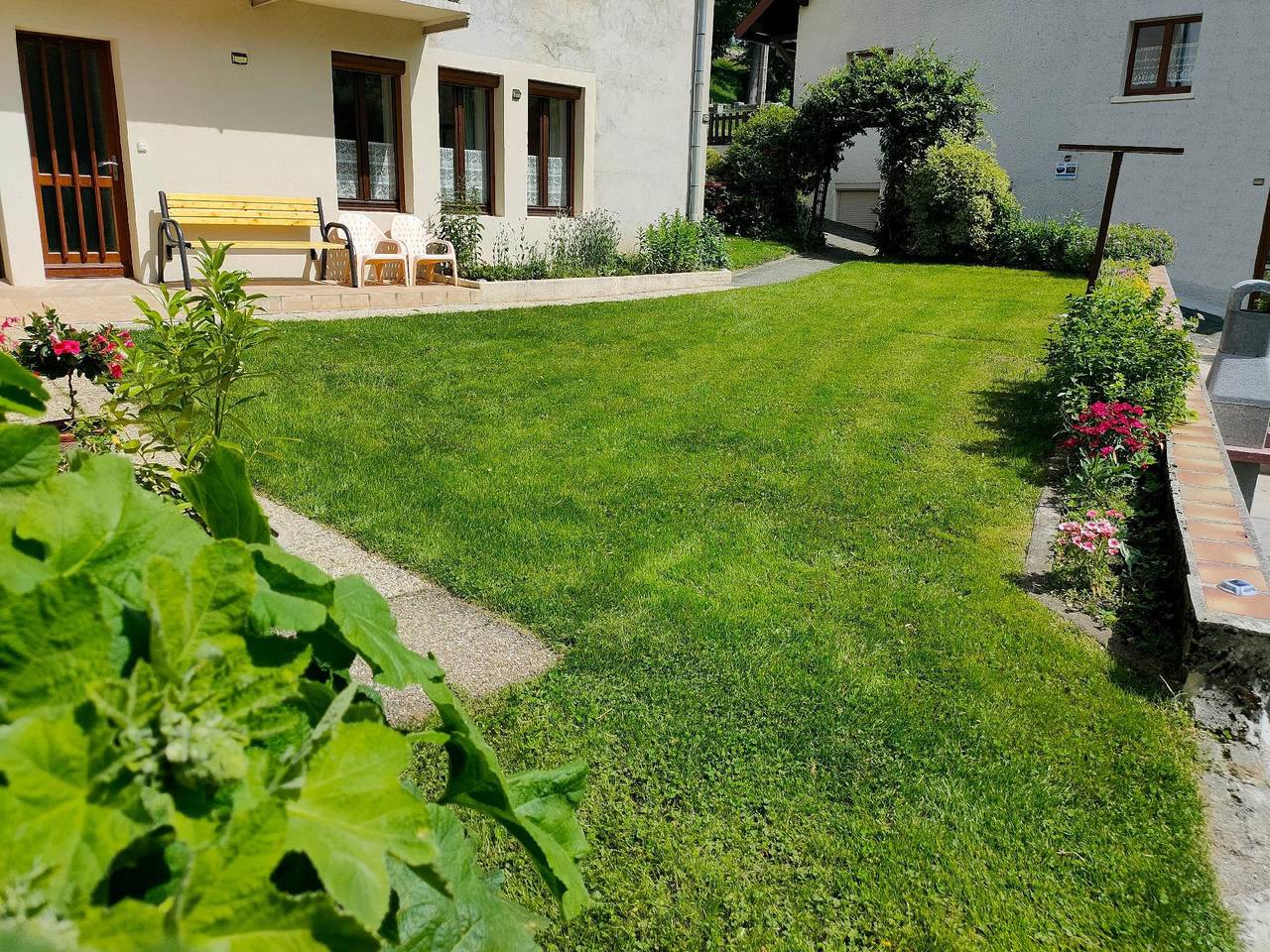 Appartement de vacances entier, Gîte Saine Montagne du Jura avec Spa Sauna rivière in Foncine-le-Haut, Parc naturel régional du Haut-Jura
