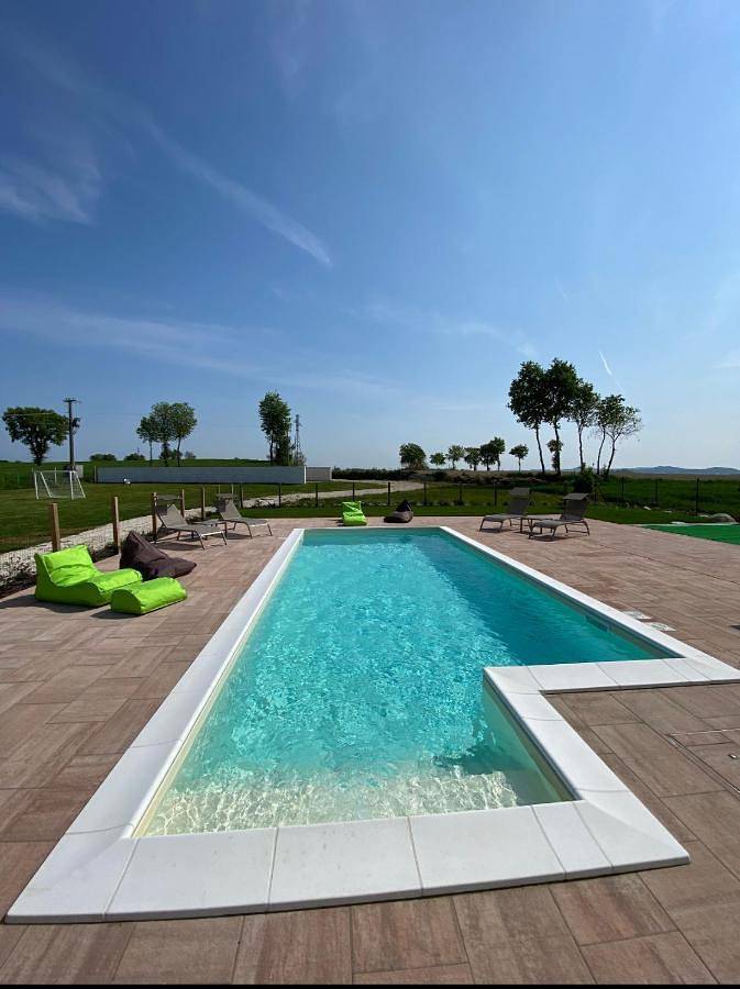Studio für 2 Personen, mit Terrasse und Garten sowie Pool und Ausblick in Monzambano
