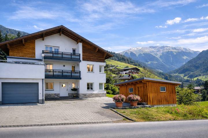 Ganze Ferienwohnung, Garten Apartment in Tschagguns, Schruns-Tschagguns