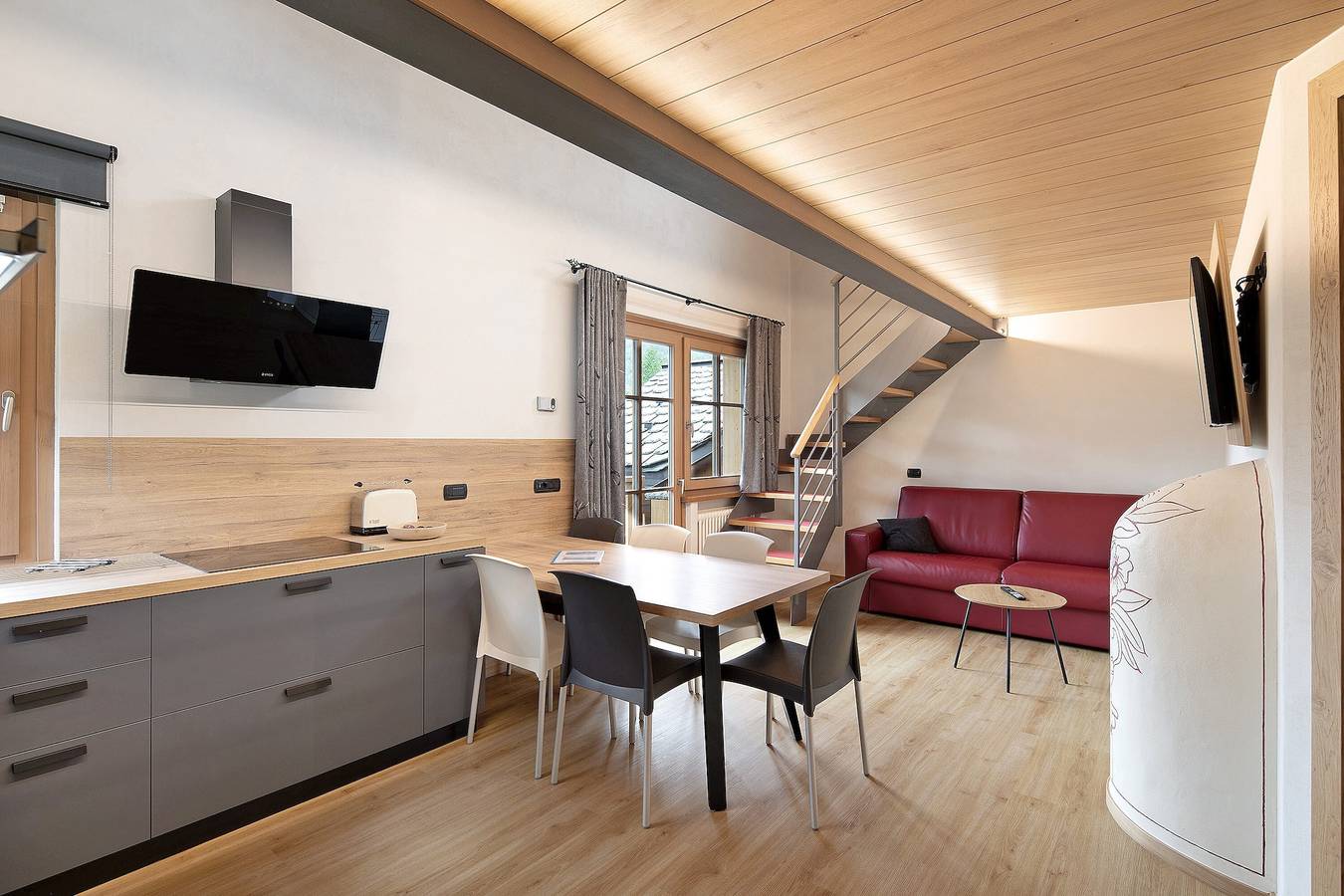 Ganze Wohnung, Ferienwohnung Chalet Monteneve Bordeaux mit Bergblick, Balkon und Wlan in Teola, Livigno
