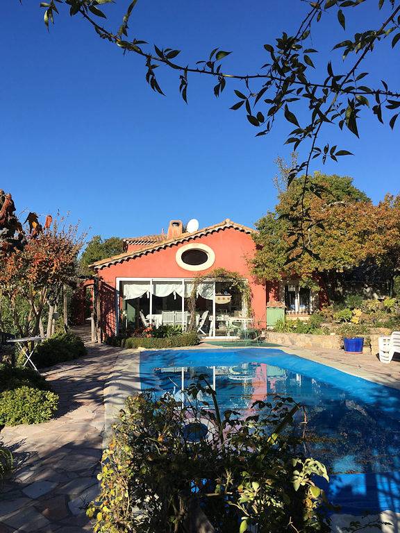 Cottage pour 2 personnes, avec piscine et jardin à Saint-Paul-en-Forêt