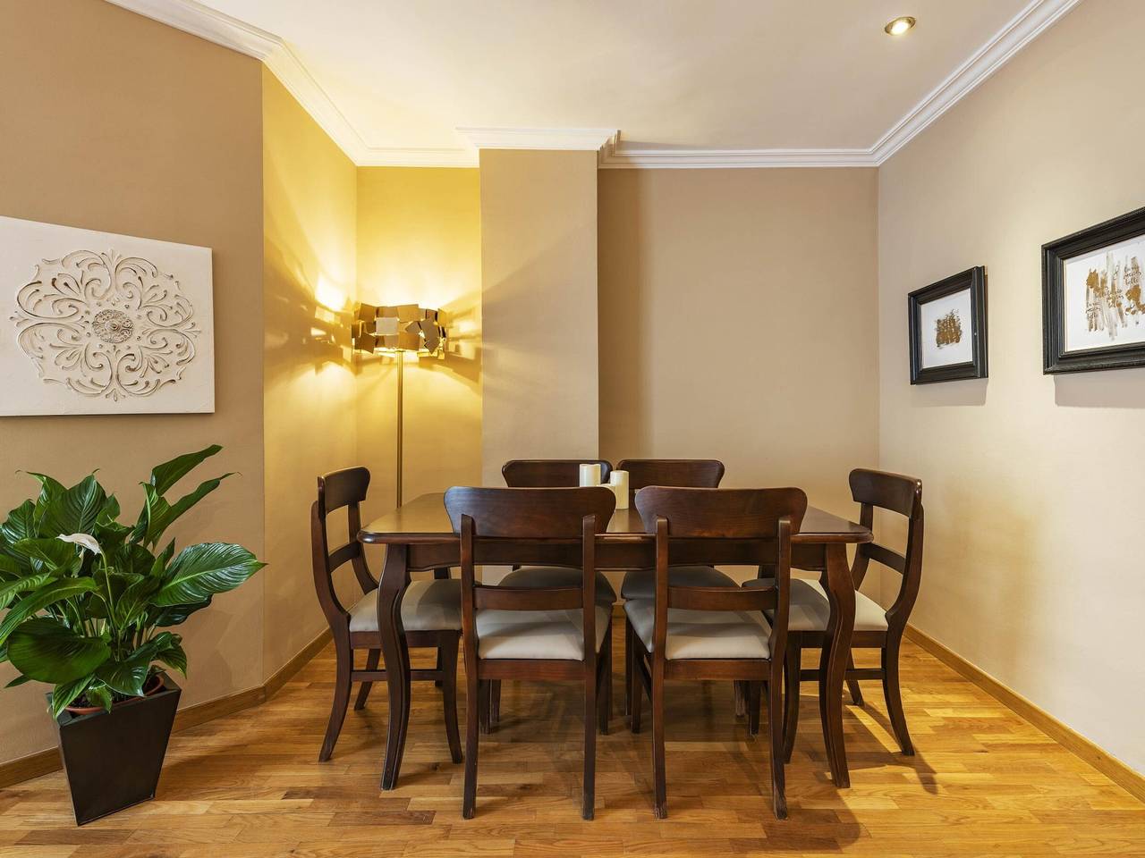 Apartamento entero, Moderno apartamento en Valencia con aire acondicionado y Wi-Fi gratis in Arrancapins, Valencia