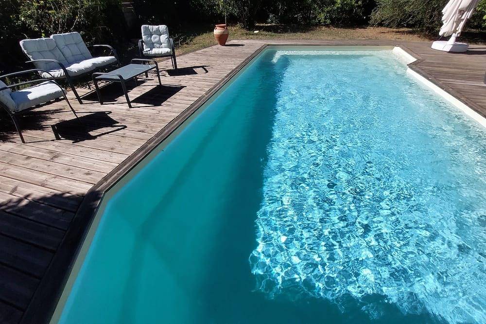 Maison Calme Avec Piscine de 150 m2 à Proximité du Centre in Brignoles, Brignoles Region