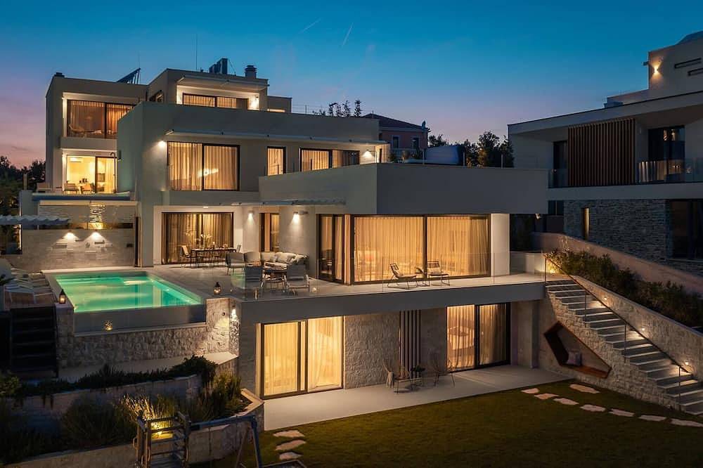 Villa for 8 People in Jezera, Murter