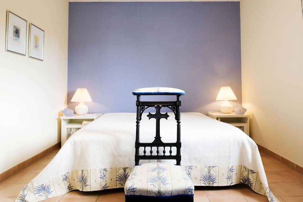 Friendly Villa Escape in Nans-les-Pins, Brignoles region