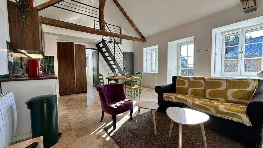 Location de vacances pour 4 personnes, avec jardin et terrasse, animaux acceptés à Sainte-Suzanne - 2