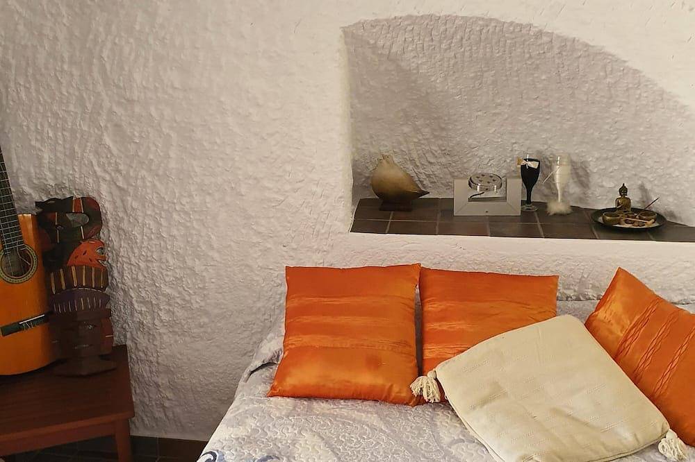 Chalet Cueva de Manuel with Mountain View, Garden & Whirlpool in Guadix, Geoparque de Granada