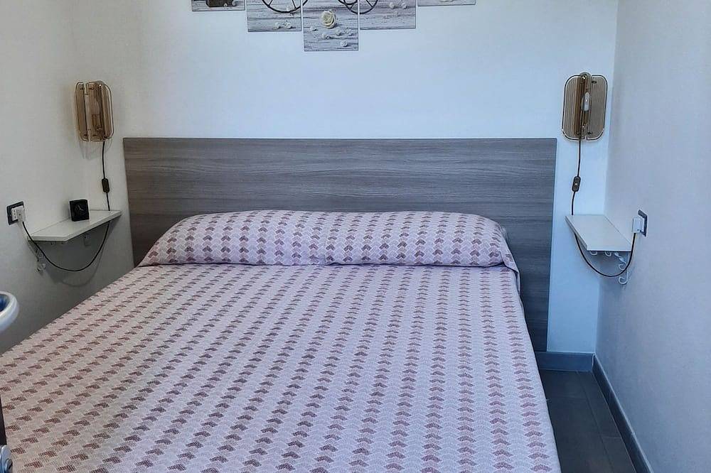 Casa Vacanze \"Levante\" - Centrale -  a 2 passi dal mare e dal centro storico. in Portoscuso, Provincia di Carbonia-Iglesias