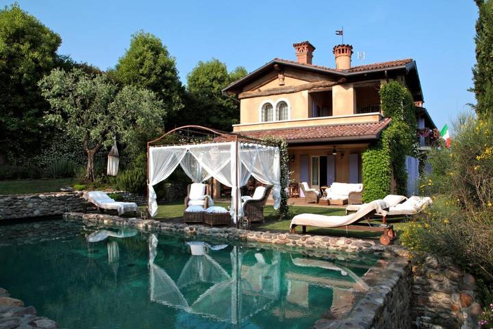 Ferienhaus für 8 Personen, mit Balkon und Garten sowie Sauna und Seeblick in San Felice del Benaco