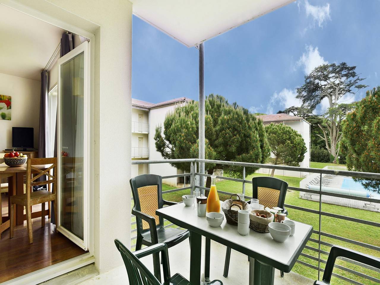 Entire apartment, Accessible Stay Near La Rochelle in Lagord, La Rochelle region