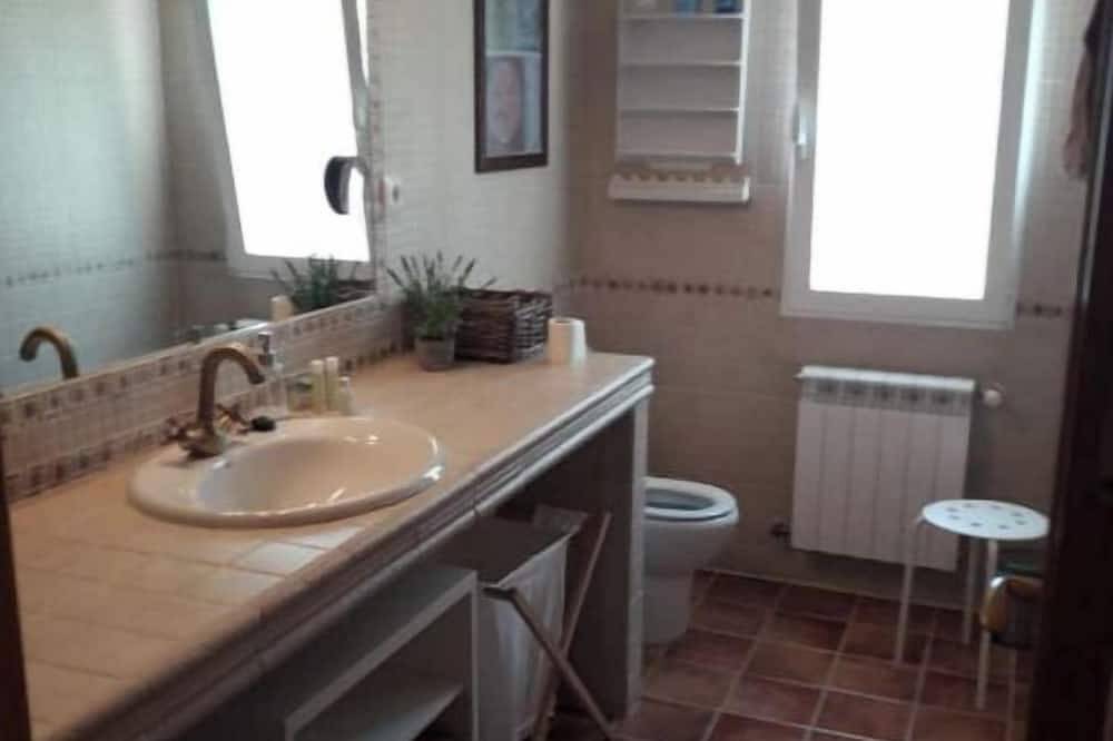Costa Madrid holiday house with magnificent private pool  in Pelayos de la Presa, Provincia de Madrid