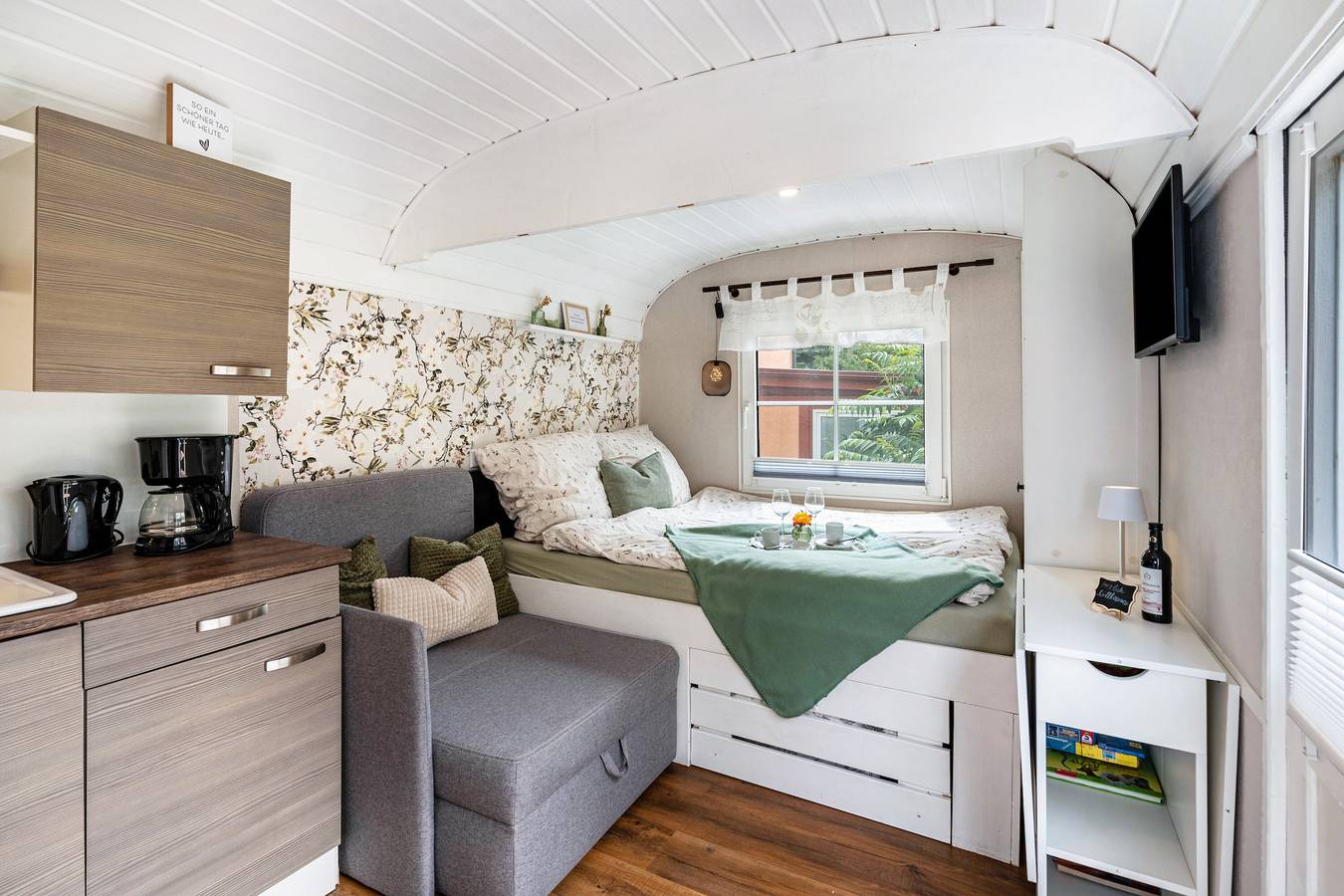 Ganze Ferienwohnung, Tiny Home 'Amselnest' mit Seeblick, privater Terrasse und Wi-Fi in Oelsnitz, Oelsnitz - Vogtland & Umgebung