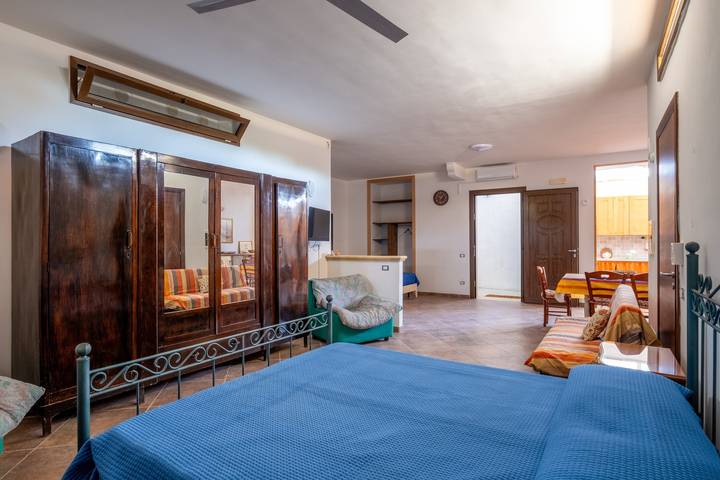Casa de vacaciones 'Rosso Pepe' con terraza privada, jardín privado y aire acondicionado in Galatone, Provincia de Lecce