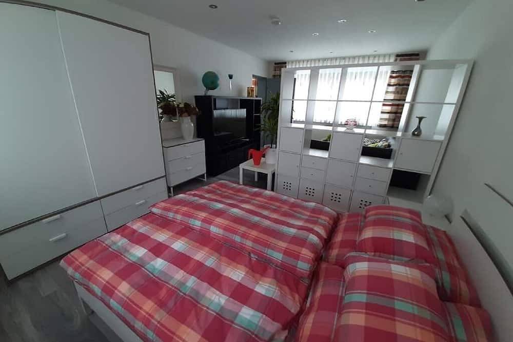 Ganze Wohnung, Gemütliche Ferienwohung 60qm mit mehreren Sitzmöglichkeiten im Garten in Waldsassen, Ostbayern