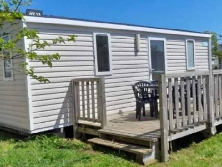 Mobil home pour 6 personnes, avec terrasse et piscine à Saint-Paul-en-Born