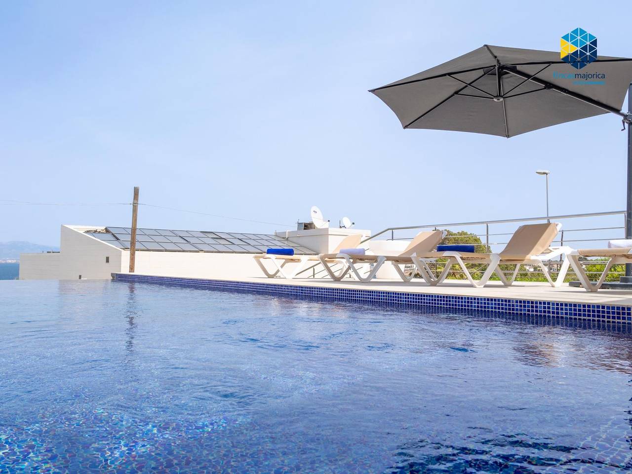 Villa moderne avec piscine privée, jacuzzi, climatisation et parking sécurisé in Cala Blava, Llucmajor