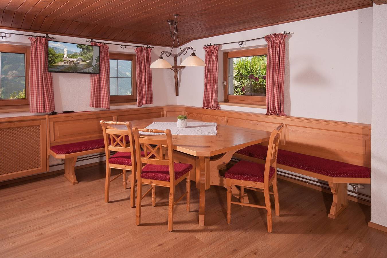 Ferienwohnung 'Appartement Wöscherhof' mit Bergblick, Gemeinschaftsgarten und Wlan in Stummerberg, Ski-Optimal Hochzillertal