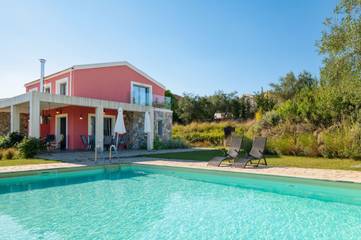 Villa für 8 Personen, mit Ausblick und Garten auf Korfu