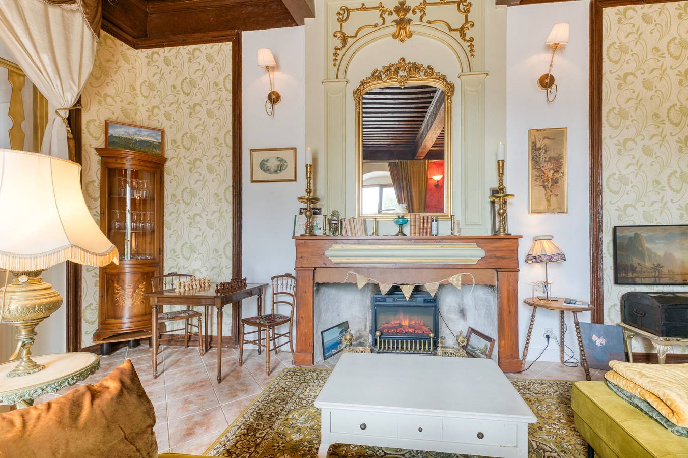 Appartement entier, Appartement 'La Galerie François 1er Au Château' avec Wi-Fi in Saint-Martin-d'Uriage, Parc national des Écrins