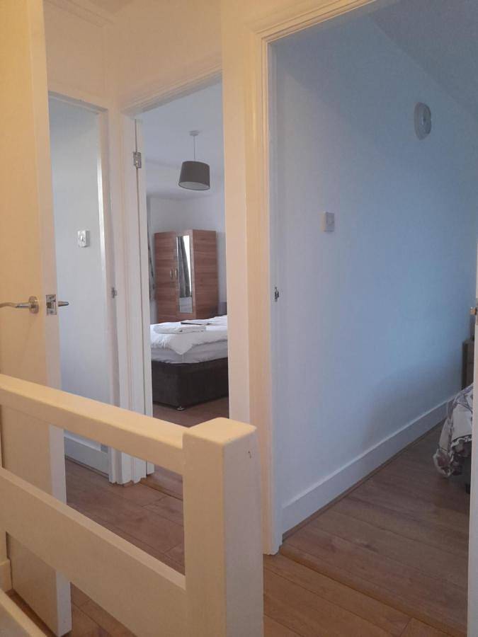 Three-Bedroom Villa in Barking und Dagenham, London