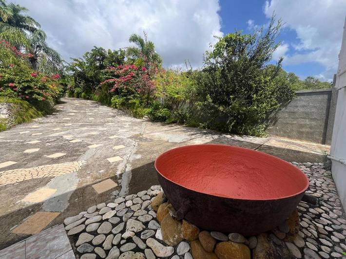 Location de vacances pour 4 personnes, avec vue ainsi que piscine et jardin à Le Gosier - 4