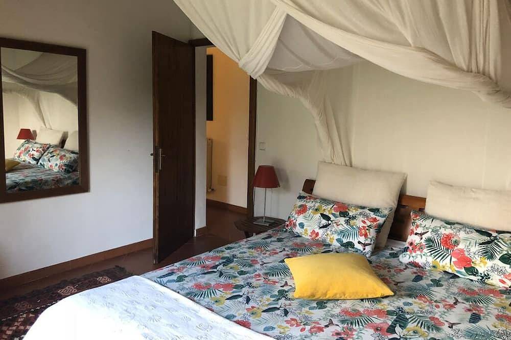 Romantic Hideaway in an Old Olive Grove - Ecotourism - Huge Pool - E-Charger in Campagnatico, Provincie Grosseto