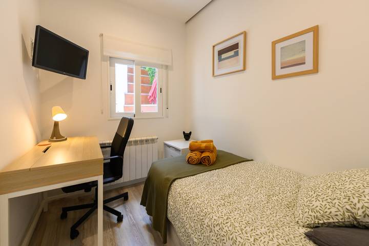 Apartamento vacacional entero, M Oruro: Habitación con confort y esenci in Madrid, Área Metropolitana de Madrid