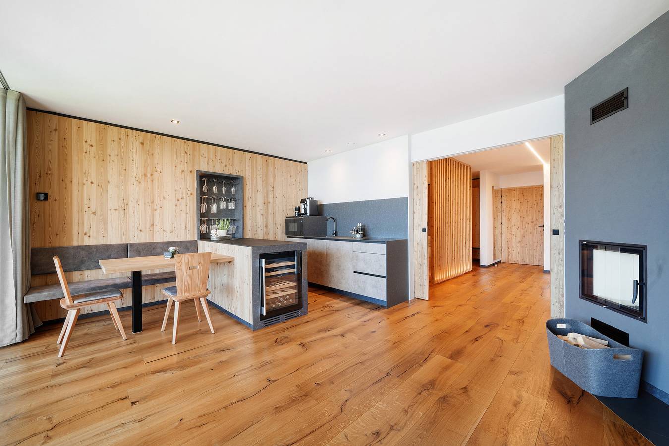 Ganze Wohnung, Ferienwohnung 'Lodge Thymian' mit Bergblick, privater Terrasse, privater Sauna und Whirlpool in Mölten, Sarntaler Alpen