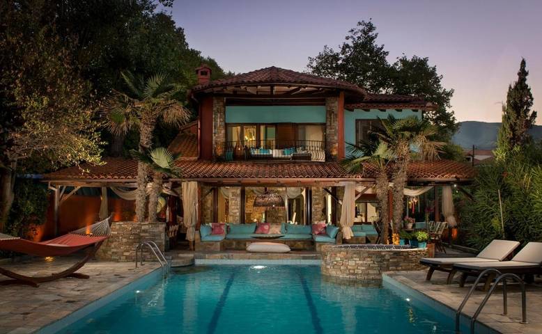 Villa per 12 persone, con panorama e terrazza nonché piscina, con animali domestici - 1