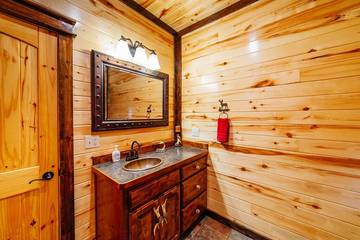 Log Cabin for 14 Guests in Broken Bow Lake, McCurtain County, Picture 1