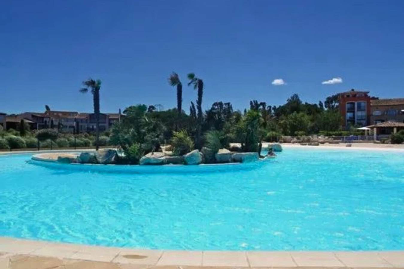 Ganze Wohnung, Ferienwohnung für 6 Personen mit Pool in Port Cogolin, Gassin