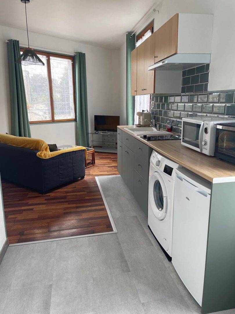 Appartement entier, Appartement 35 m², 1er étage, 200 m de la mer in Luc-sur-Mer, Région de Caen