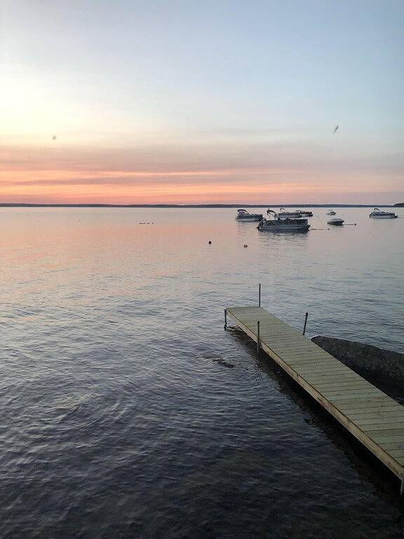 Vacation rental for 4 people, with yard in Sebago Lake