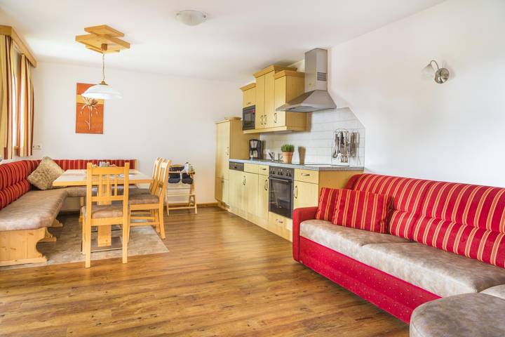 Ferienhaus für 8 Personen, mit Balkon und Terrasse sowie Garten in Leogang - 2