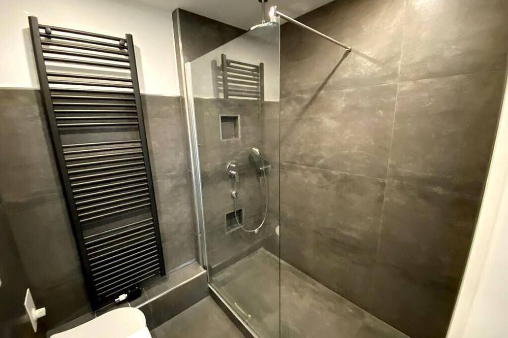 Ganze Wohnung, Appartement mit Rheinblick & Heimkino in Neuss, Rhein-Kreis Neuss