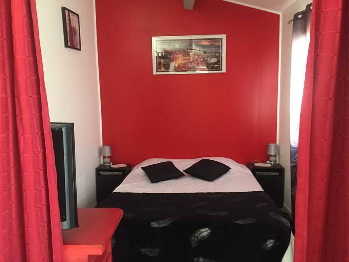 Gîte pour 2 personnes, avec piscine et jardin à Sernhac - 4