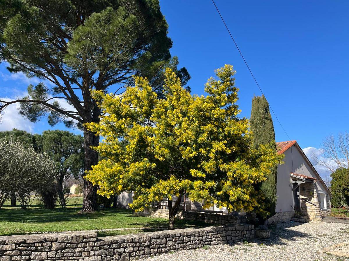 Three-Bedroom Home in Montélimar, Région de nyons
