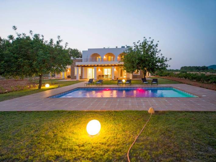 Location de vacances pour 8 personnes, avec piscine et jardin à Santa Gertrudis de Fruitera - 2