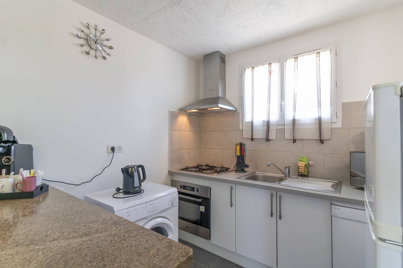 Appartement entier, Appartement 'Corse' avec balcon et Wi-Fi in Serra-di-Ferro, Région d'Ajaccio