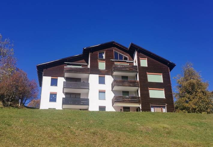 Ferienwohnung für 5 Personen, mit Pool und Sauna sowie Balkon in Brigels