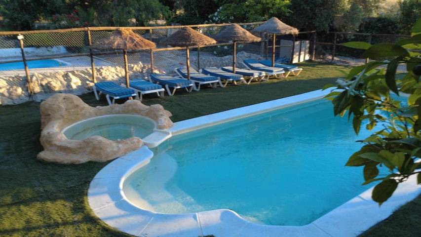 Location de vacances pour 20 personnes, avec piscine, animaux acceptés à Pruna - 2