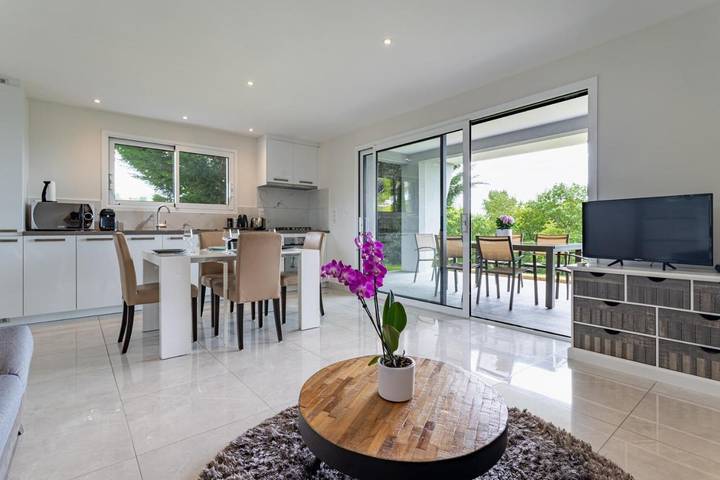 Apartamento de vacaciones para 3 personas, con vistas y jardín - 1