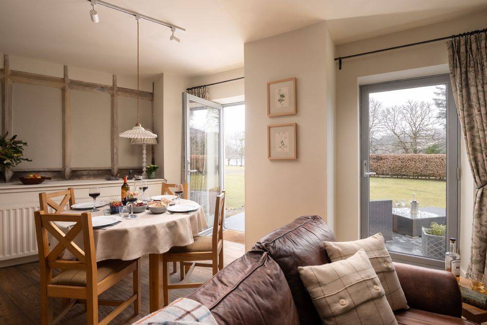 Ganze Wohnung, The Sacristy With Loch Ness Views And Private Terrace in Fort Augustus, Highlands