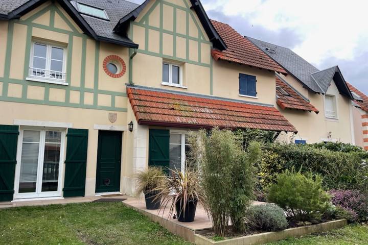 Maison de vacances pour 4 personnes, avec jardin ainsi que terrasse et piscine à Dives-sur-Mer