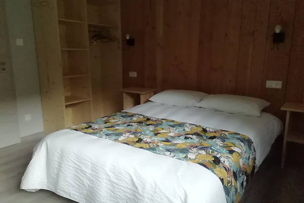 Chalet neuf  200m²  9personnes  spa intérieur, 4 chambres in Husseren-Wesserling, Parc naturel régional des Ballons des Vosges