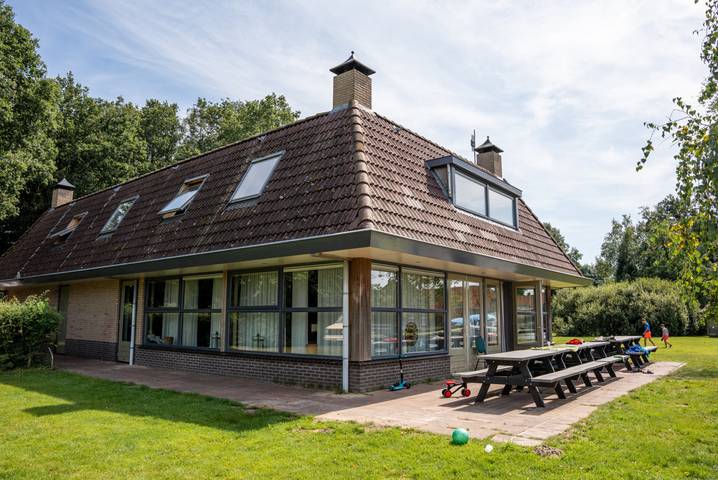 Vakantiehuis voor 40 personen, met Terras en Tuin in Overijssel