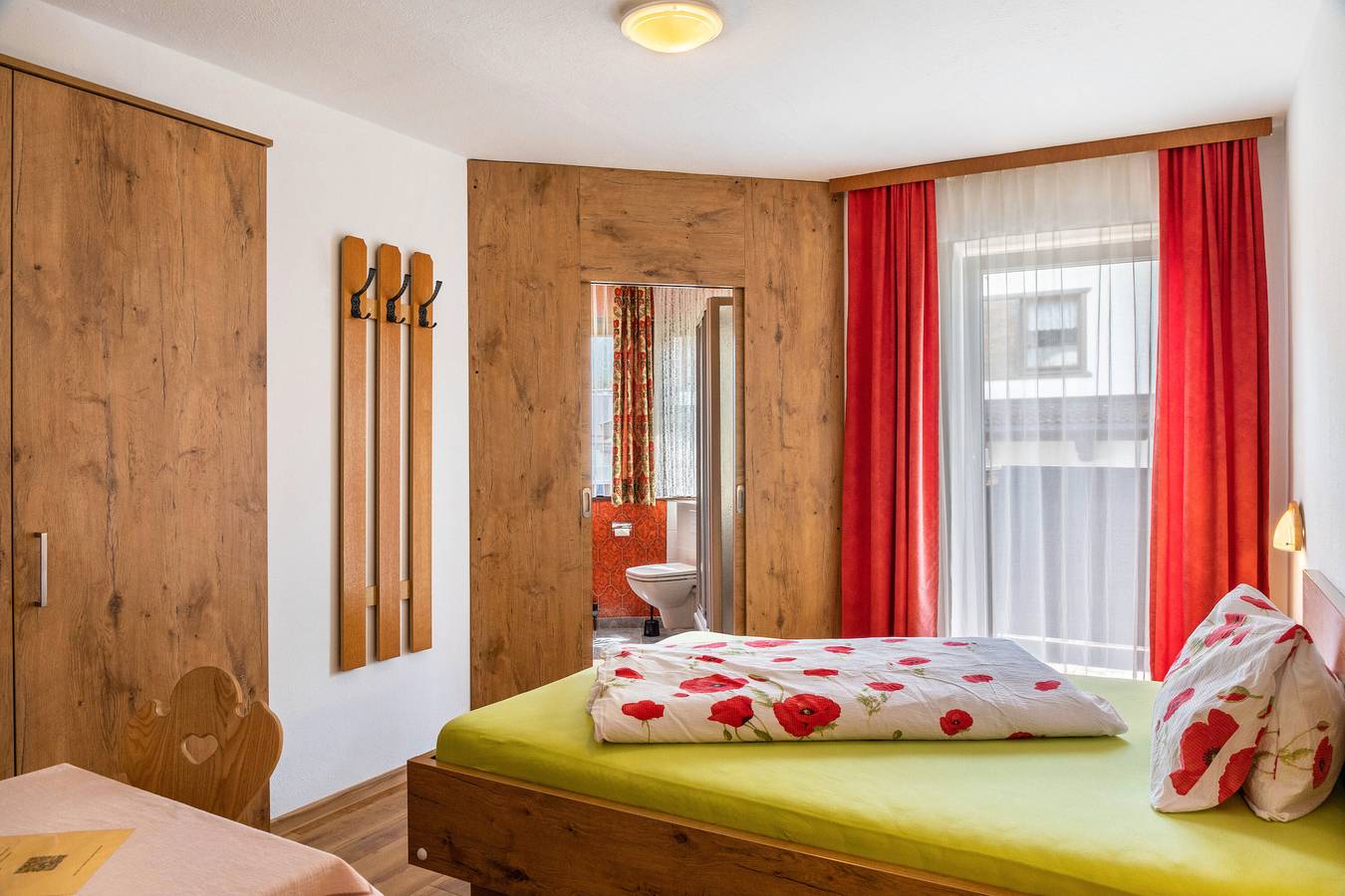 Zimmer '16' mit Bergblick, Gemeinschaftsterrasse und Wi-Fi in Hopfgarten im Brixental, Brixental