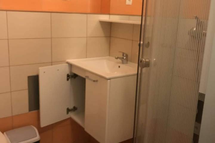 Ganze Wohnung, Cozy apartment on the ground floor with a small terrace in Privlaka, Zadar
