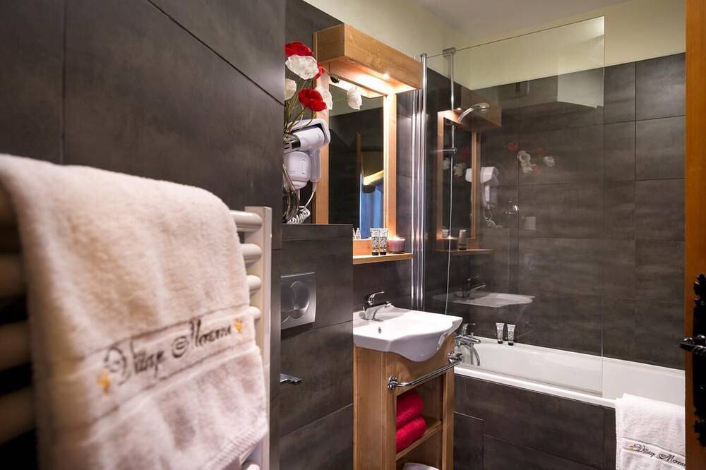 Appartement entier, Pied des pistes de ski, remise en forme, balcon, télévision, casier à ski, 32m², Val Thorens in Val Thorens, Les Trois Vallées